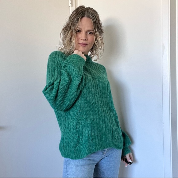 Aritzia Wilfred Saba Sweater in Green - Picture 5 of 14